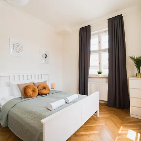 Big Apart - Market Square - Rynek 42 - 3 - 14 People Apartament *
